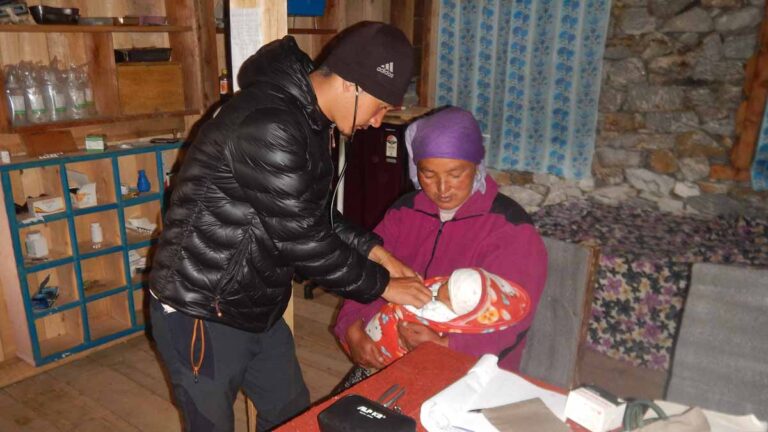 HDFA-Ghunsa-Doctor-Baby-1200px